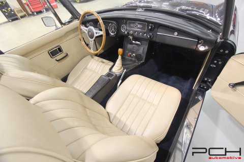 MG MGB 1.8 + Overdrive - COMPLETELY RESTORED - BODY-OFF! -