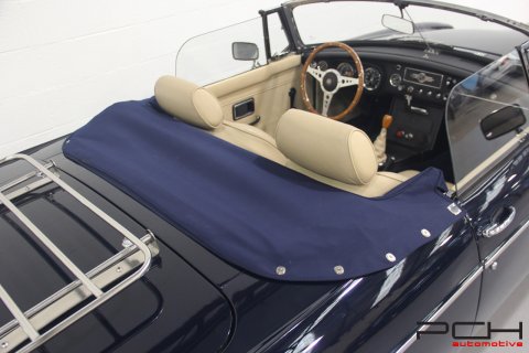 MG MGB 1.8 + Overdrive - COMPLETELY RESTORED - BODY-OFF! -