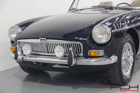 MG MGB 1.8 + Overdrive - COMPLETELY RESTORED - BODY-OFF! -