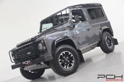 LAND ROVER Defender 90 TD4 SE Adventure