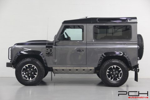 LAND ROVER Defender 90 TD4 SE Adventure