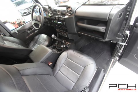 LAND ROVER Defender 90 TD4 SE Adventure