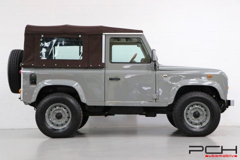 LAND ROVER Defender 90 2.5 Td5 122cv Soft-Top 