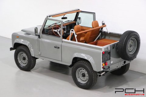 LAND ROVER Defender 90 2.5 Td5 122cv Soft-Top 