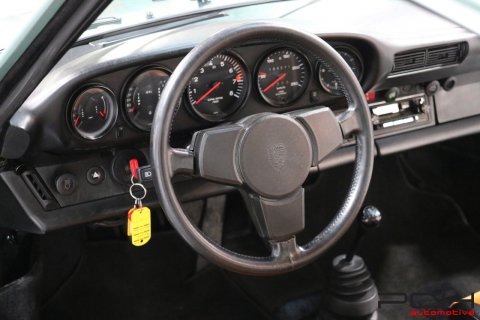 PORSCHE 911 Carrera 3.0 Coupé
