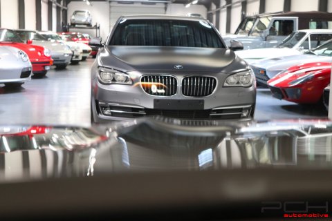 BMW 730 D xDrive 258cv Aut. - Kit M Sport -