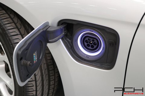 BMW 330e iPerformance Plug-In Hybrid Aut.