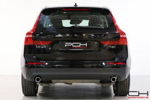 VOLVO XC60 2.0 T8 Twin-Engine 303cv Plug-In Hybrid AWD Momentum Aut.