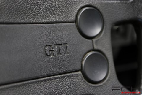 VOLKSWAGEN Golf GTi 1.6i 110cv + Toit Ouvrant