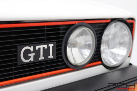 VOLKSWAGEN Golf GTi 1.6i 110cv + Toit Ouvrant