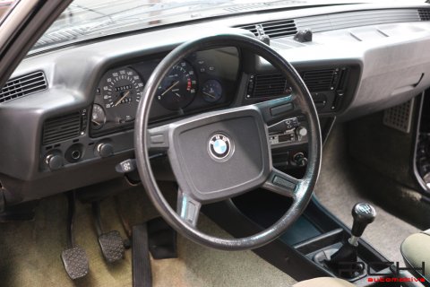 BMW 323i Coupé