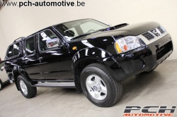 NISSAN Navara NP300 2.5 DCi Pick-Up King Cab + Hard-Top