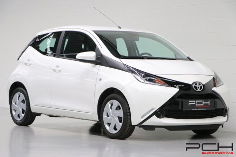 TOYOTA Aygo 1.0i VVT-i 69cv x-play Automatique