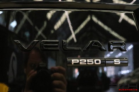 LAND ROVER Range Rover Velar 2.0 Turbo P-250 R-Dynamic AWD Aut.