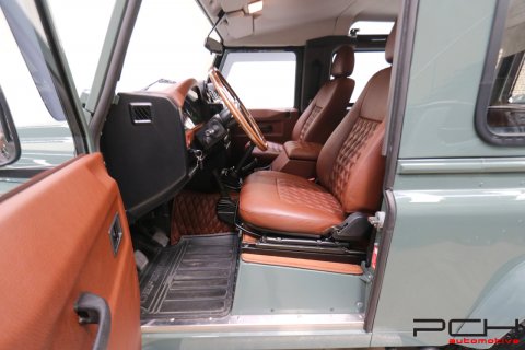 LAND ROVER Defender 90 TD4 SE - UNIQUE -