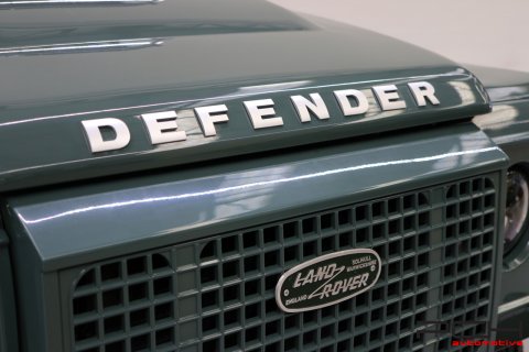 LAND ROVER Defender 90 TD4 SE - UNIQUE -