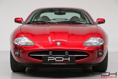 JAGUAR XK8 Coupé 4.0i V8 284cv