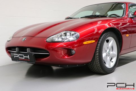 JAGUAR XK8 Coupé 4.0i V8 284cv