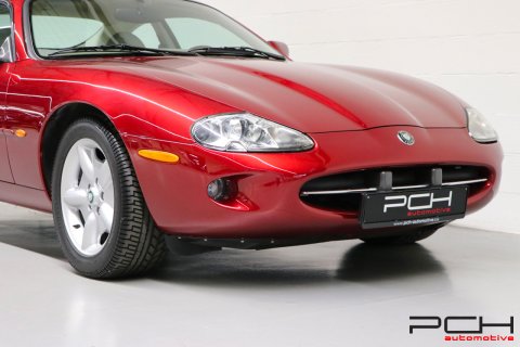 JAGUAR XK8 Coupé 4.0i V8 284cv