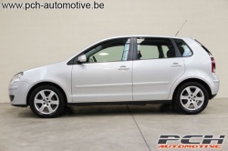 VOLKSWAGEN Polo 1.4i 16v On Tour