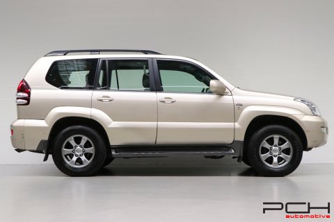 TOYOTA Land Cruiser 3.0 D-4D VIP 173cv - 8 places -