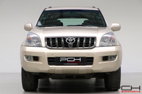 TOYOTA Land Cruiser 3.0 D-4D VIP 173cv - 8 places -