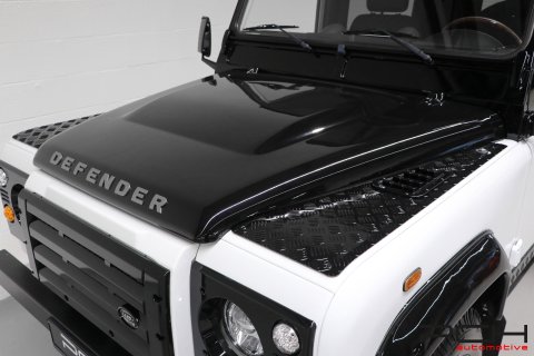 LAND ROVER Defender 90 TD4 122cv - INT. & EXT. NEW ! - UNIQUE -