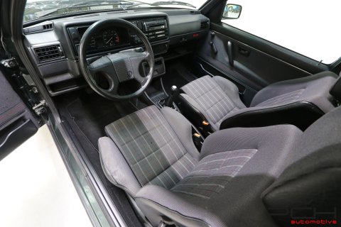 VOLKSWAGEN Golf GTI 16v 1.8 139cv + Toit Ouvrant - Fully Restored ! -