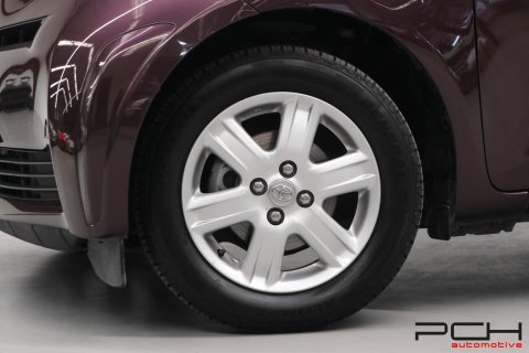 TOYOTA iQ 1.0i VVT-i 68cv