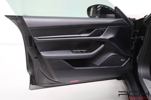 PORSCHE Taycan 4S Cross Turismo 490cv - Pack Offroad Design -