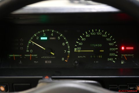 TOYOTA Corolla GT AE86 1.6 Twin Cam 16 Valves