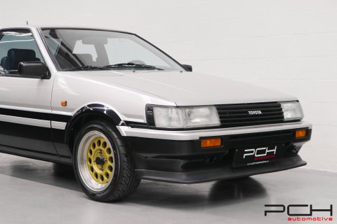 TOYOTA Corolla GT AE86 1.6 Twin Cam 16 Valves