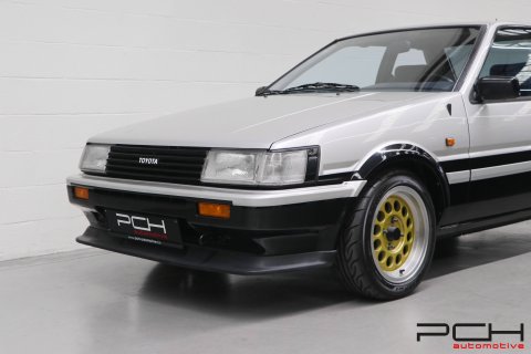 TOYOTA Corolla GT AE86 1.6 Twin Cam 16 Valves