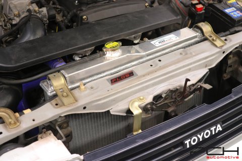TOYOTA Corolla GT AE86 1.6 Twin Cam 16 Valves