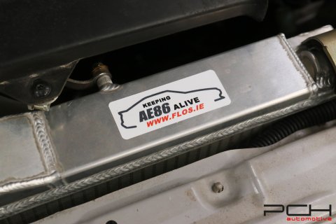 TOYOTA Corolla GT AE86 1.6 Twin Cam 16 Valves
