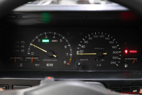 TOYOTA Corolla GT AE86 1.6 Twin Cam 16 Valves