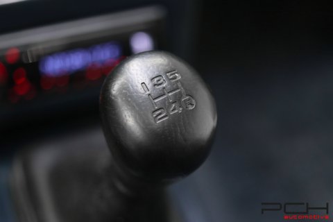 TOYOTA Corolla GT AE86 1.6 Twin Cam 16 Valves