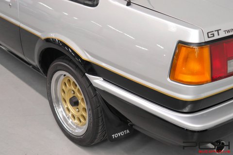TOYOTA Corolla GT AE86 1.6 Twin Cam 16 Valves