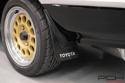 TOYOTA Corolla GT AE86 1.6 Twin Cam 16 Valves