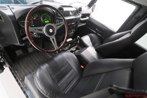 LAND ROVER Defender 110 TD4 Crew Cab