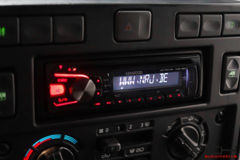 LAND ROVER Defender 110 TD4 Crew Cab