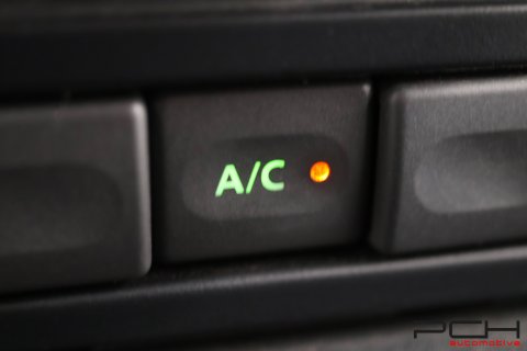 LAND ROVER Defender 110 TD4 Crew Cab