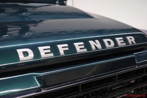 LAND ROVER Defender 110 TD4 Crew Cab