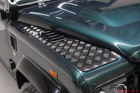 LAND ROVER Defender 110 TD4 Crew Cab