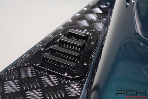 LAND ROVER Defender 110 TD4 Crew Cab