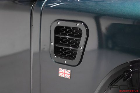 LAND ROVER Defender 110 TD4 Crew Cab