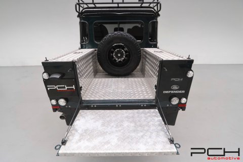 LAND ROVER Defender 110 TD4 Crew Cab