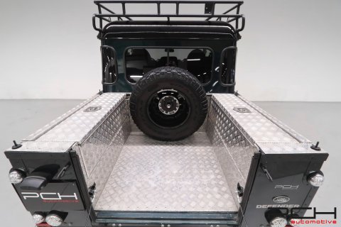 LAND ROVER Defender 110 TD4 Crew Cab