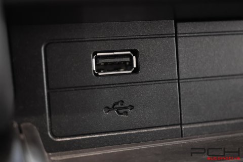 FORD Mustang Fastback 5.0 V8 GT 450cv Aut.