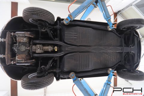 VOLKSWAGEN Coccinelle Cabriolet 1303 LS